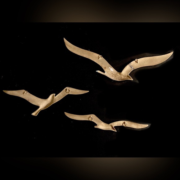 Vintage Mid Century Brass Birds Trio Wall Mount Sculpture - 1970’s Vibes - Picture 8 of 9